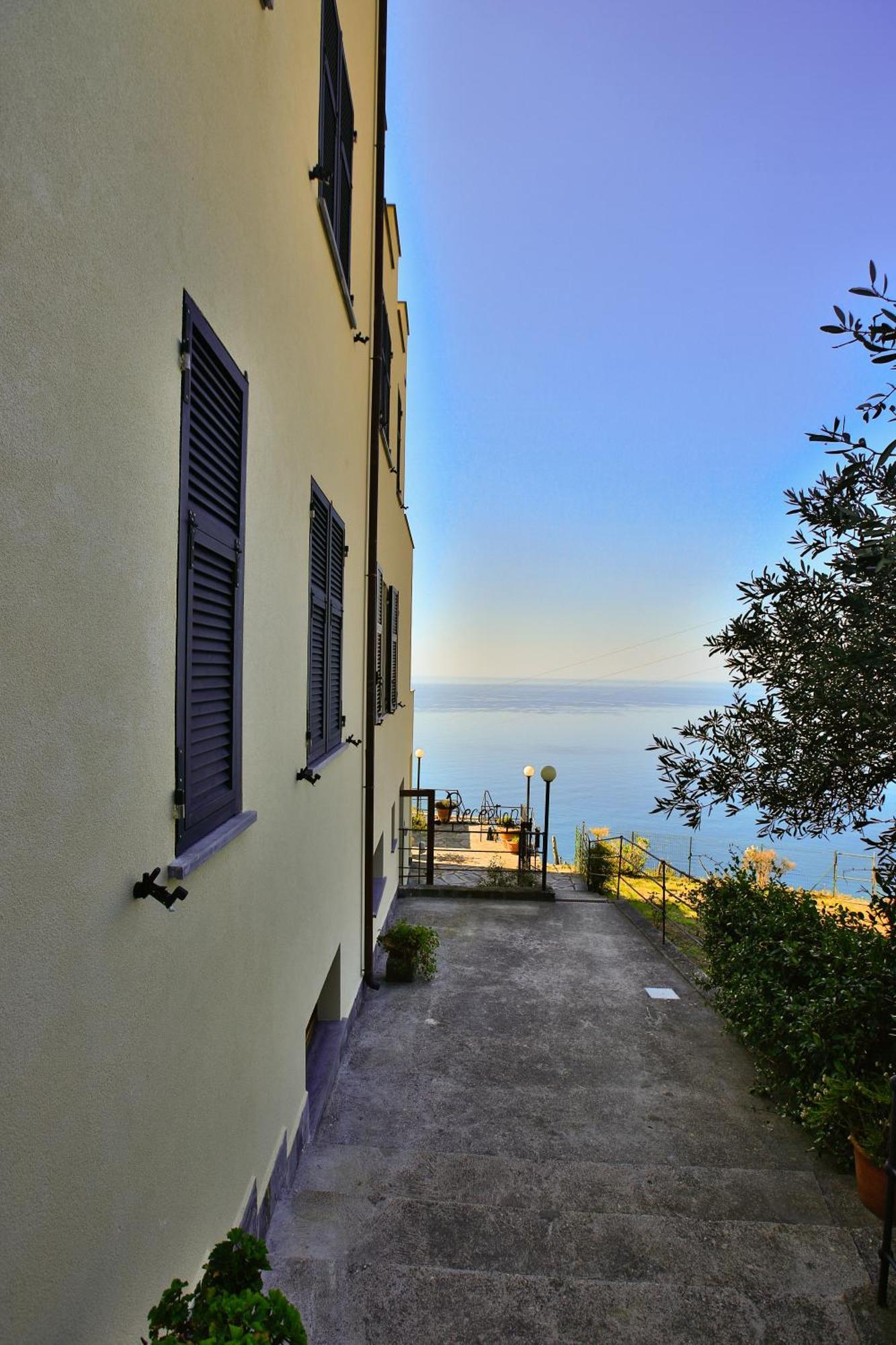Albergo Luna Di Marzo Volastra Exterior photo